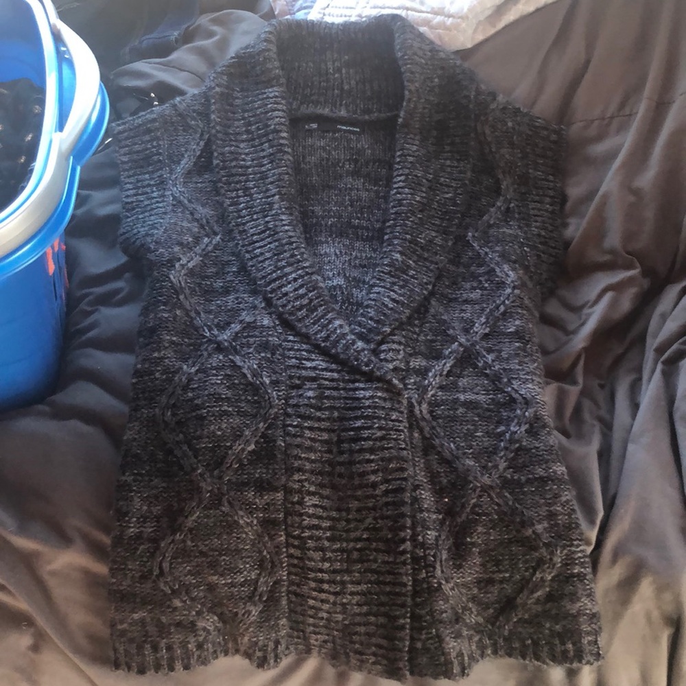T-shirt sweater